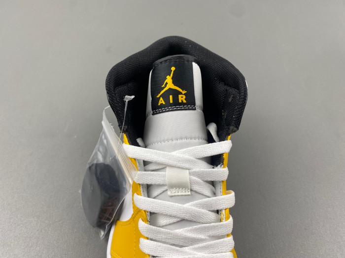 Air Jordan 1 Mid  DQ8426-701