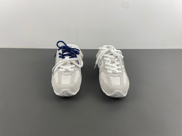 New Balance Mi­u