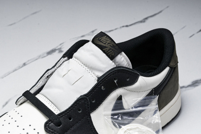 Air Jordan 1 Low OG “Mocha”  CZ0790-102