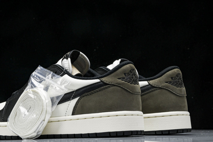 Air Jordan 1 Low OG “Mocha”  CZ0790-102