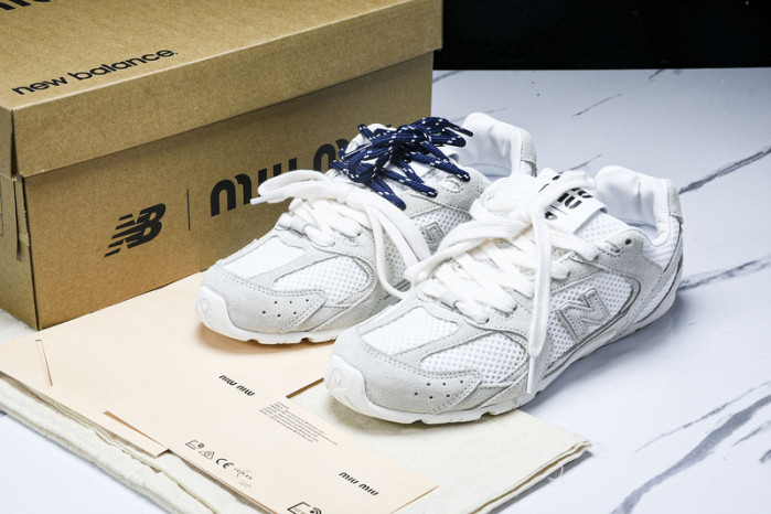 New Balance Miu