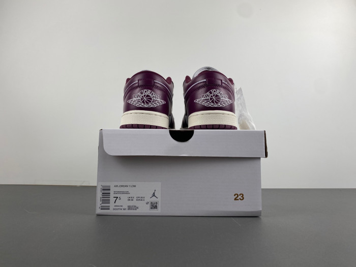 Air Jordan 1 Low  DC0774-161