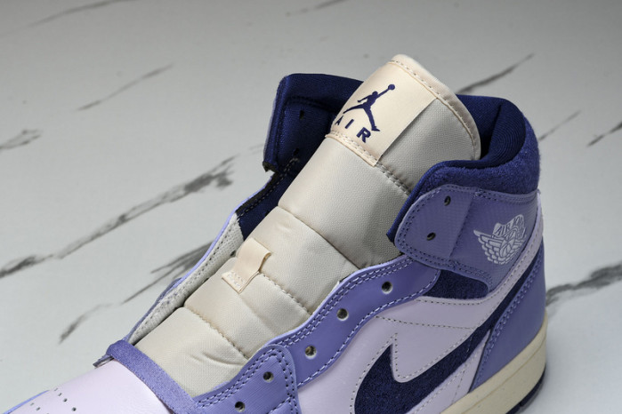 Air Jordan 1 Mid "Sky Purple"  DZ3745-500