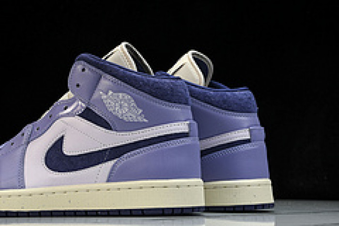 Air Jordan 1 Mid "Sky Purple"  DZ3745-500