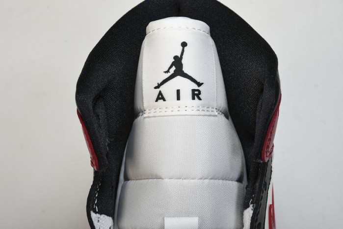 WMNS Air Jordan 1 Mid“Black Toe”  BQ6472-160