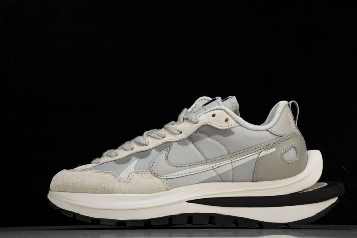 Sacai x Nk VaporWaffle 3.0  DD1875108