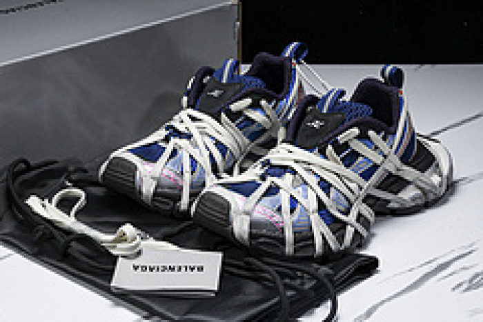 BLEN  Phantom Sneaker 778698 W3XLL 0525