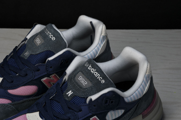 New Balance  M992NT