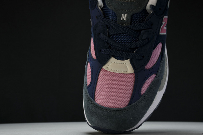 New Balance  M992NT