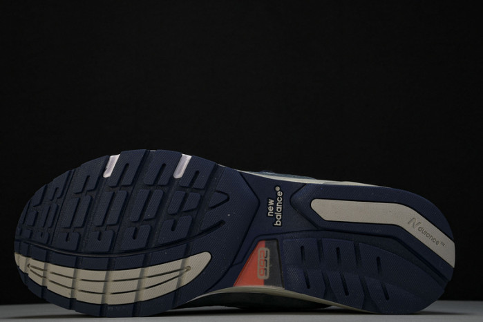 New Balance  M992NT