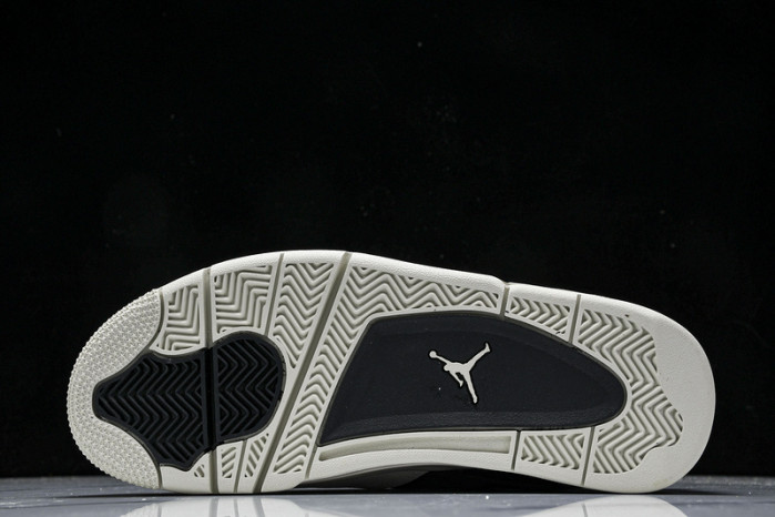 Air Jordan 4 Retro  912853-783902