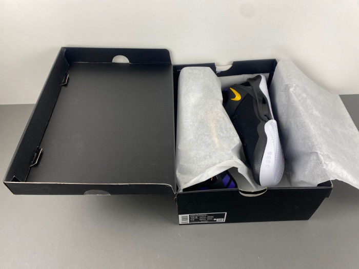 Nike Kobe 8 Protro “Hollywood Night”