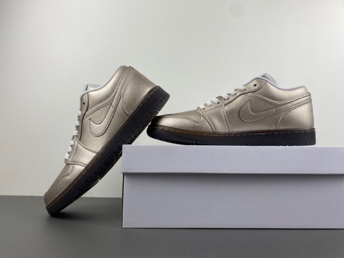 Air Jordan 1 Low  HQ3529-099