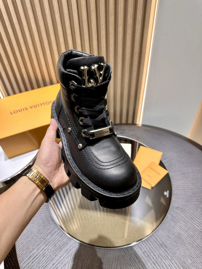L&V SNEAKERS
