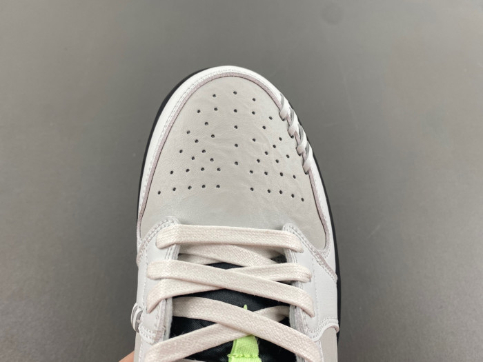 Air Jordan 1 Low  HM3689-001