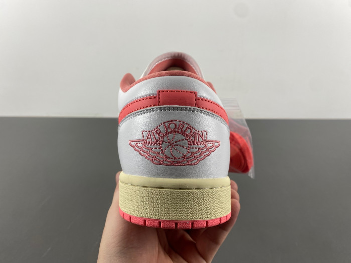 Air Jordan 1 Low  DC0774-109