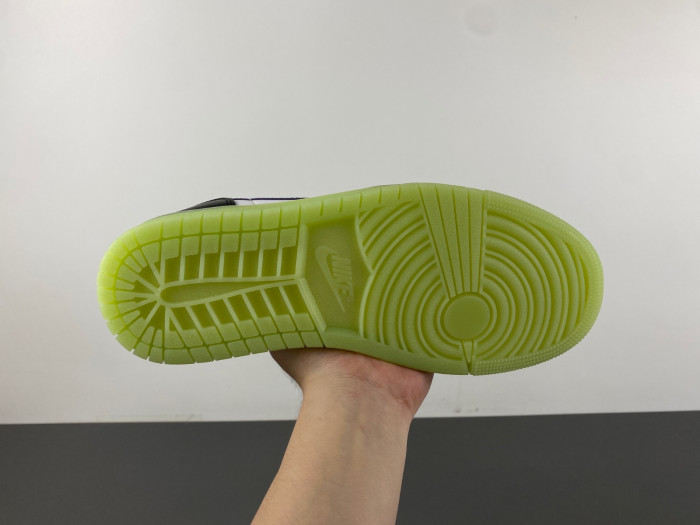 Air Jordan 1 Retro Low  HF0410-001
