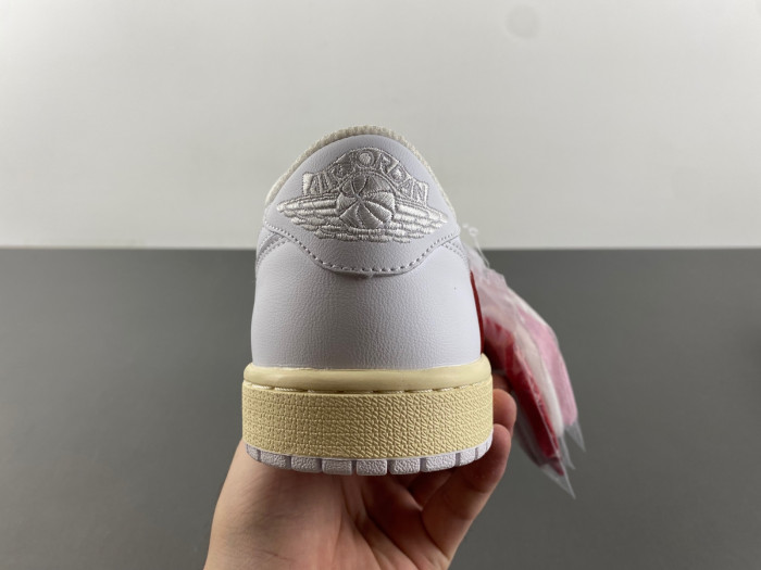 Travis Scott x Air Jordan  CQ4277-113