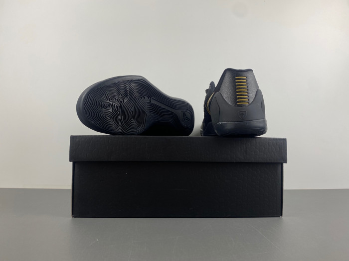 Nike Kobe 9 EM Low   646701-701
