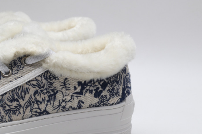 D designer sneaker