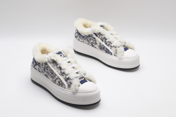 D designer sneaker