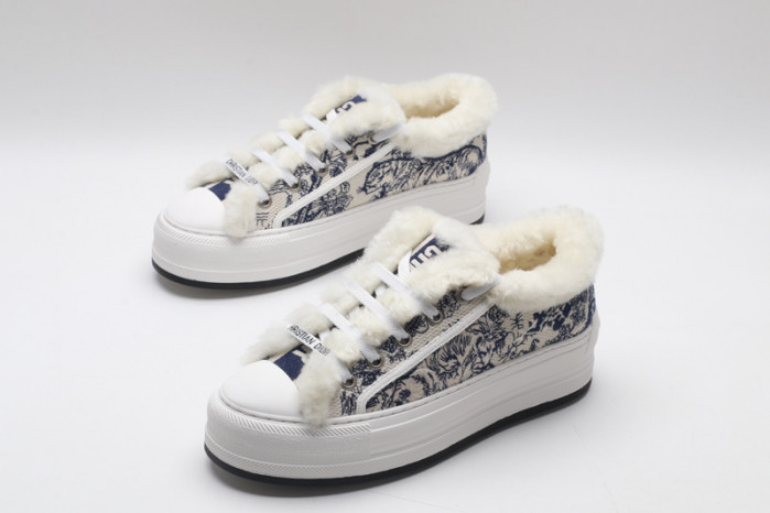 D designer sneaker